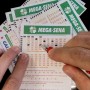 Acumulada, Mega-Sena pode pagar prêmio de R$ 120 milhões na próxima terça-feira (26)