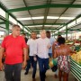 Zé Neto e Presidente da CAR entregam 200 novas barracas padronizadas para comerciantes da Feira do Tomba