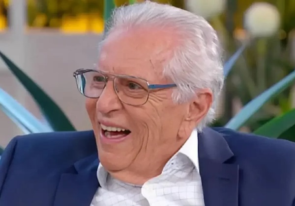 ‘Pancada foi muito forte’, diz Carlos Alberto de Nóbrega após acidente doméstico