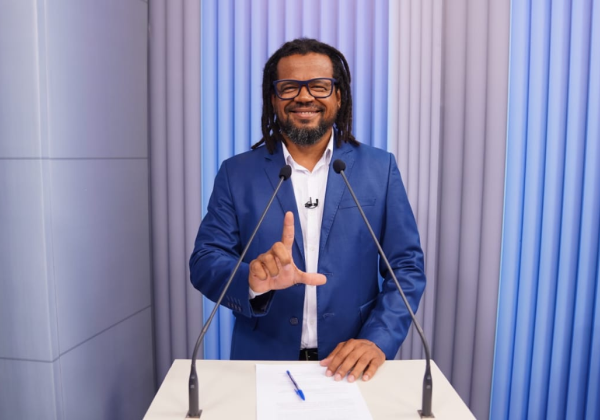 ‘Salvador é a capital da violência e da desigualdade’, diz Kleber Rosa em debate