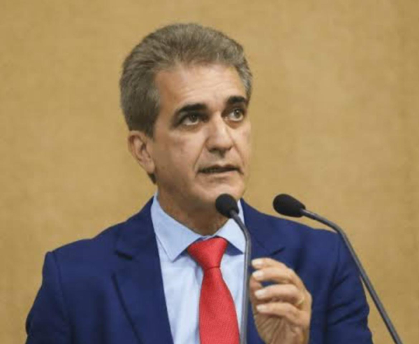 *Deputado Robinson Almeida se solidariza com trabalhadores da Coelba contra cortes de direitos.*