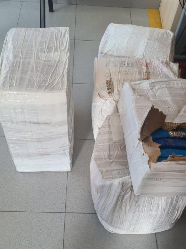 101 kg de cocaína escondidos em ração de peixe são interceptados pela PF e PM