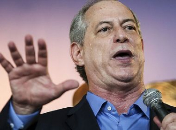 Ala do União Brasil tenta atrair Ciro Gomes; palanque na Bahia não está descartado