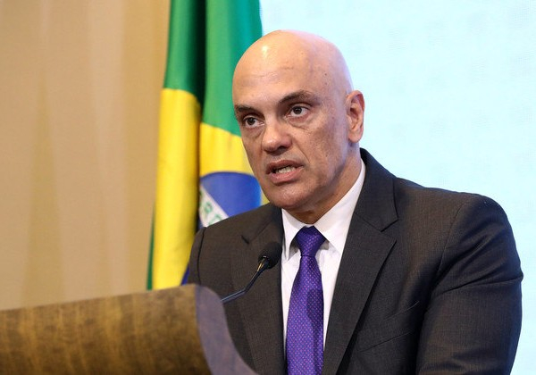 Aliados de Bolsonaro montam estratégia antes de irem à Justiça contra Moraes
