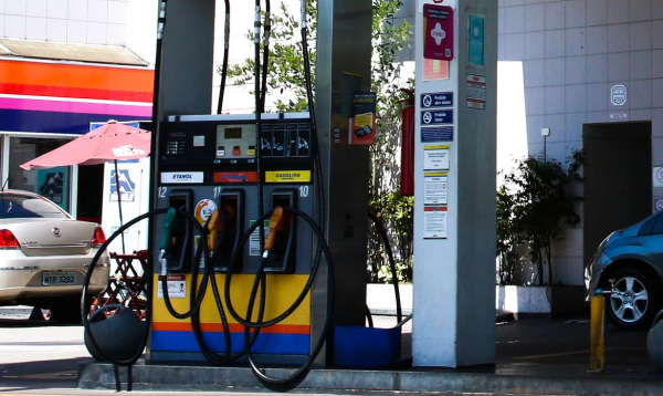 ANP: preço médio do litro de gasolina no país é de R$ 7,26