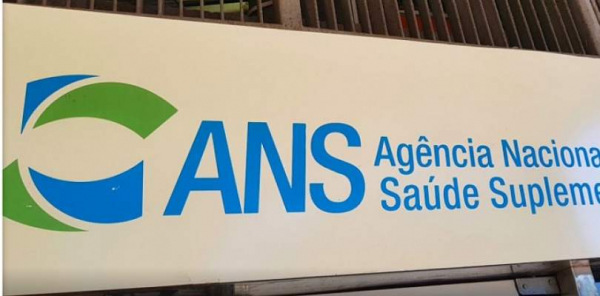 ANS abre processo administrativo contra cooperativas que exigiam assinatura do marido para inserção de DIU