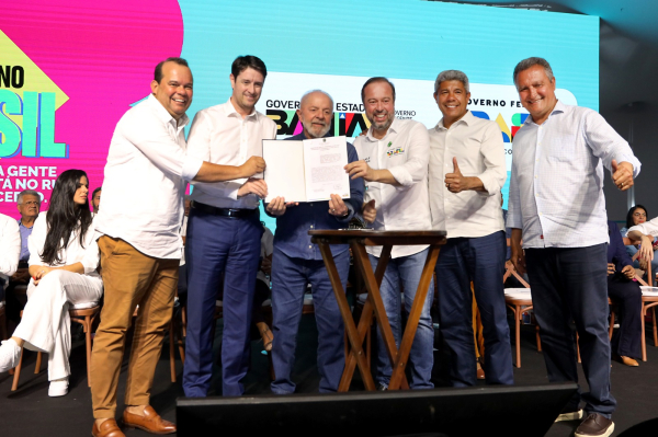Ao lado de Jerônimo, Lula anuncia cerca de R$ 4 bilhões em investimentos na Bahia pelo Governo Federal