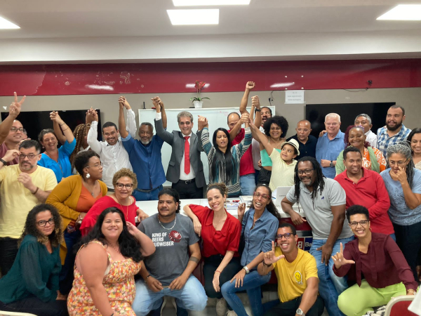 Ao lado de Wagner e Geraldo Jr, Robinson defende unidade da base em encontro do PT