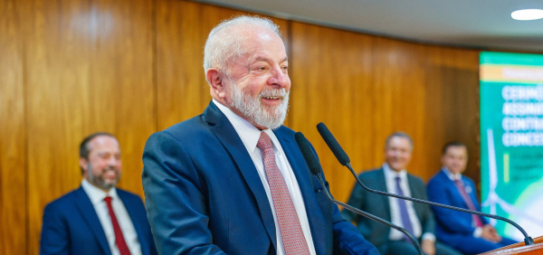 Após cirurgia, Lula segue estável e evita receber visitas