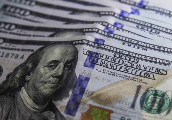 Após fala de Lula sobre meta fiscal, dólar sobe para R$ 5,01
