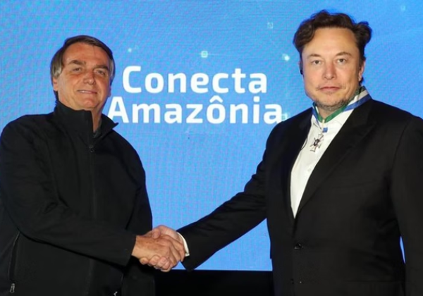 Após Irã atacar Israel, conversa de Jair Bolsonaro com Elon Musk foi adiada