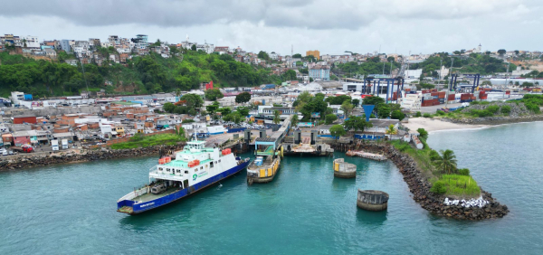 Após licitações desertas, governo da Bahia tenta comprar ferries sem concorrência