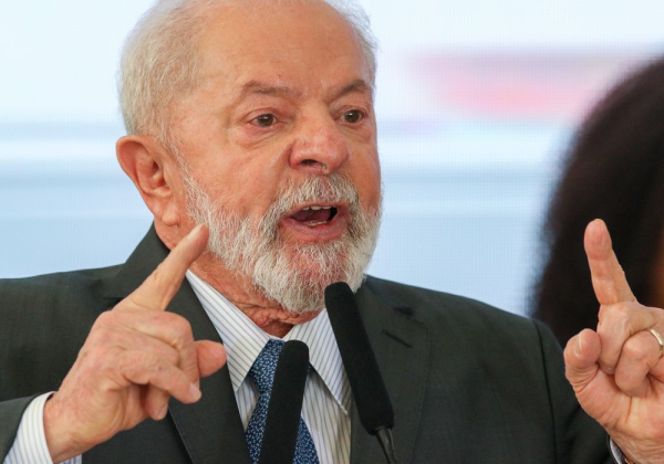 Após TCU apontar que transmissão é promoção pessoal, Lula cancela live semanal