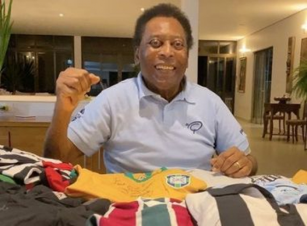 Após retirada de tumor no cólon, Pelé recebe alta da UTI e vai para o quarto