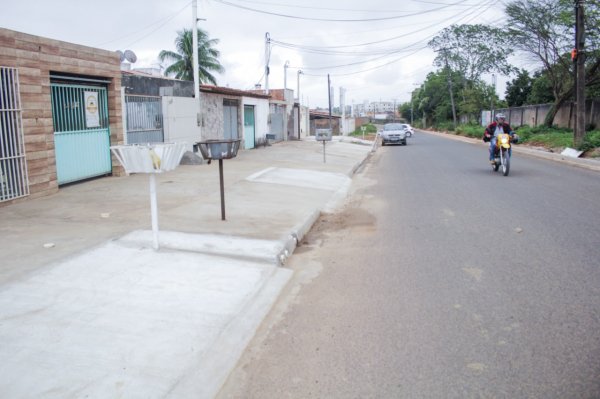 Asfaltamento de ruas na Mangabeira e Papagaio em fase de conclusão