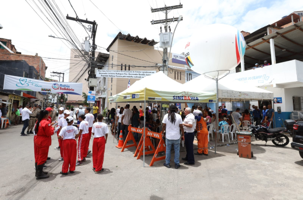 Bahia Solidária leva lazer, saúde, cidadania e qualificação para comunidades do Calabar e Alto das Pombas