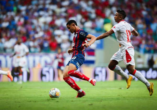 Bahia vence o Náutico de virada e garante a liderança geral da Copa do Nordeste