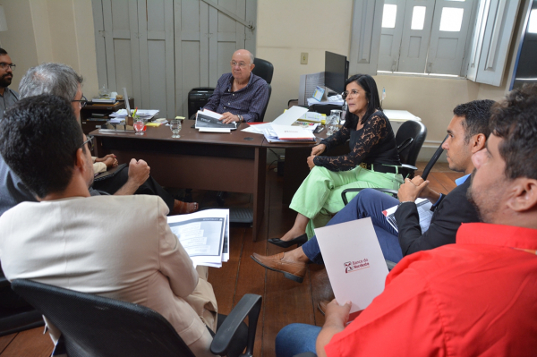 Banco do Nordeste apresenta proposta de cooperação técnica à Prefeitura de Feira