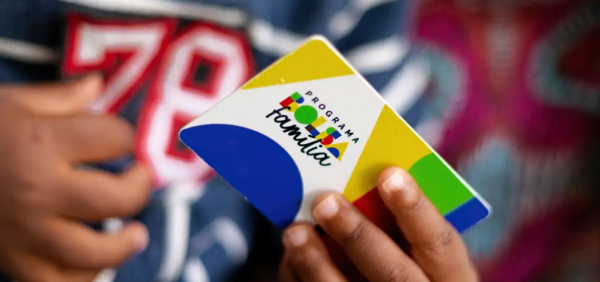 Bolsa Família pode ficar sem reajuste em 2025, diz ministro