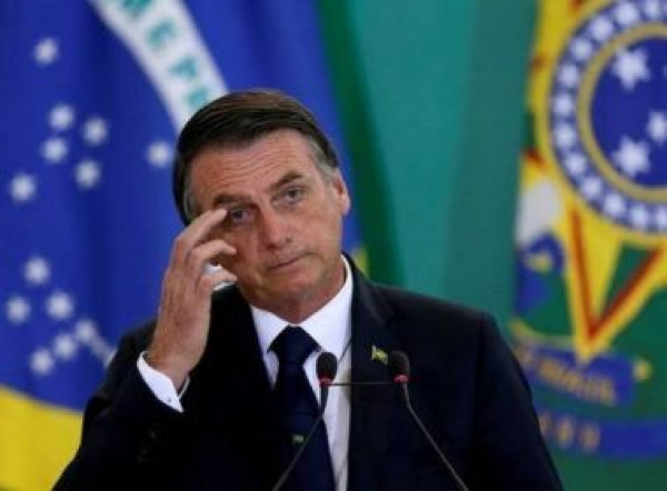 Bolsonaro apresenta melhora, mas cirurgia ainda não está descartada