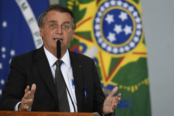 Bolsonaro entrega proposta de novo Bolsa Família à Câmara dos Deputados