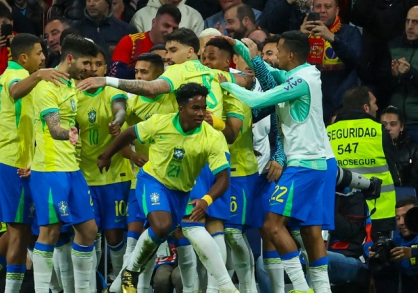 Brasil arranca empate com Espanha em jogo com três pênaltis