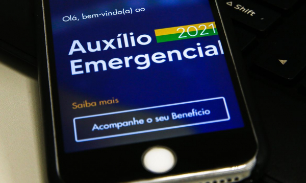 Caixa paga hoje auxílio emergencial a nascidos em março