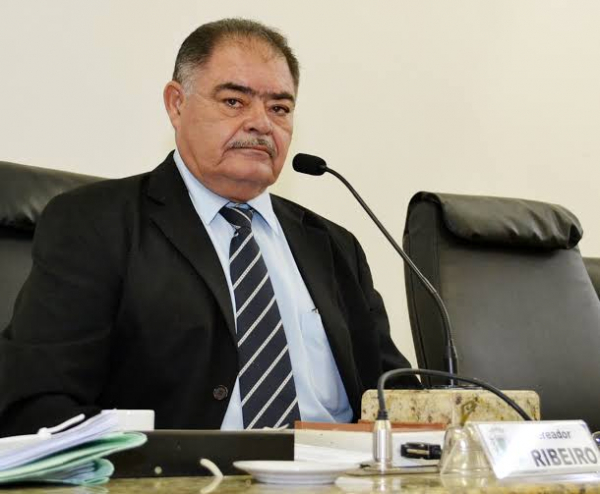 Câmara cumpriu na sessão de hoje Minuto de Silêncio pela morte de Ribeiro