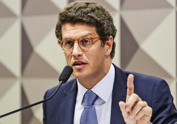 Câmara deve instalar três CPIs nesta quarta-feira