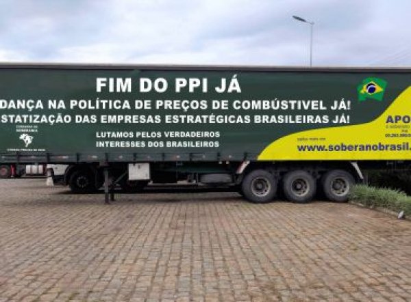 Caminhoneiros lançam caravanas contra a política de preços da Petrobras