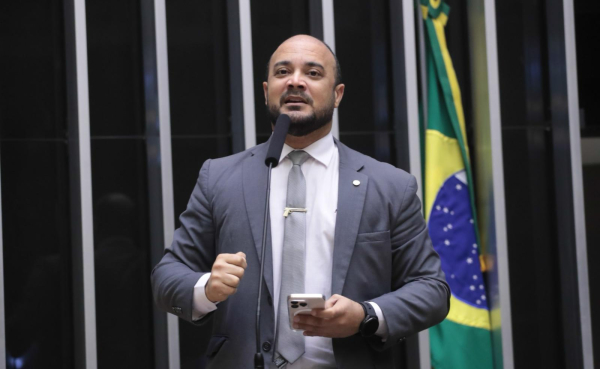 Capitão Alden vota contra o Dia Nacional do Axé Music