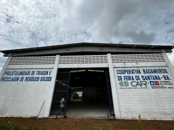 Catadores de materiais recicláveis de Feira de Santana vão contar com nova unidade de coleta 