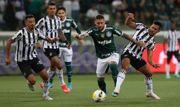 Ceará derrota Palmeiras para assumir liderança do Brasileiro
