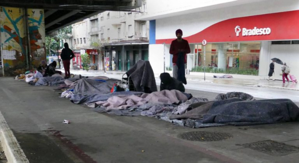 Comissão debate política nacional para população em situação de rua  