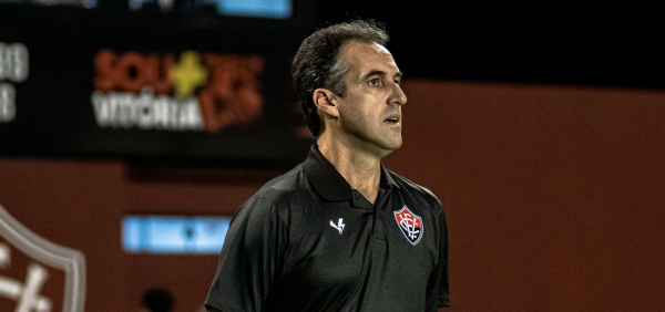 Condé aprova estreia da equipe na temporada: 