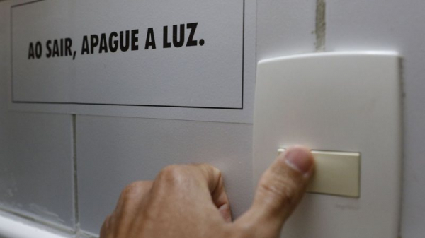 Confira 10 dicas para economizar na conta de luz em casa