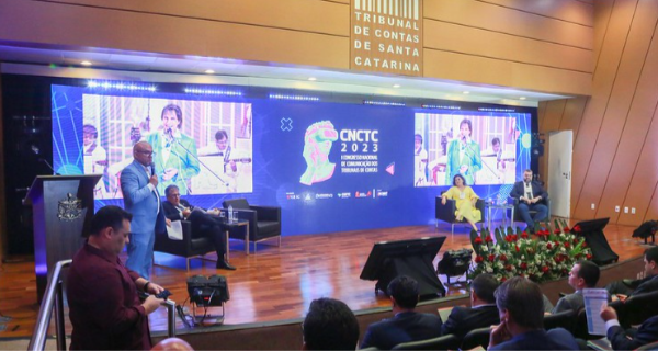 CONGRESSO DEBATE DESAFIOS DA COMUNICAÇÃO PARA O SISTEMA DE TRIBUNAIS DE CONTAS