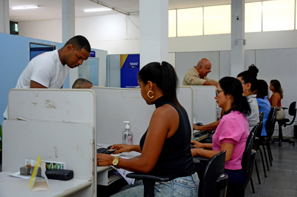 Construção civil, comércio e indústria concentram oportunidades de emprego nesta quinta-feira