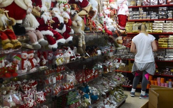Consumidores devem conhecer políticas de troca no período de Natal