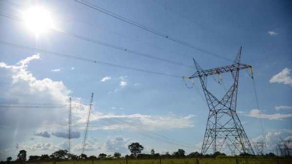 Conta de luz explode e deflagra debate sobre como reduzir preço