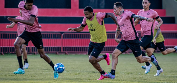 Contra o Guarani, Vitória abre sequência de confrontos diretos na Série B neste domingo