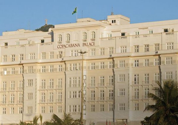 Copacabana Palace será multado em mais de R$ 15 mil por festa com 500 pessoas