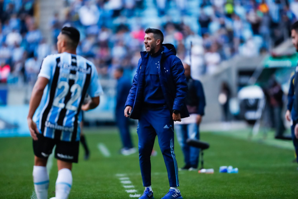 Cruzeiro: Pezzolano destaca 'coragem' da equipe em empate contra o Grêmio