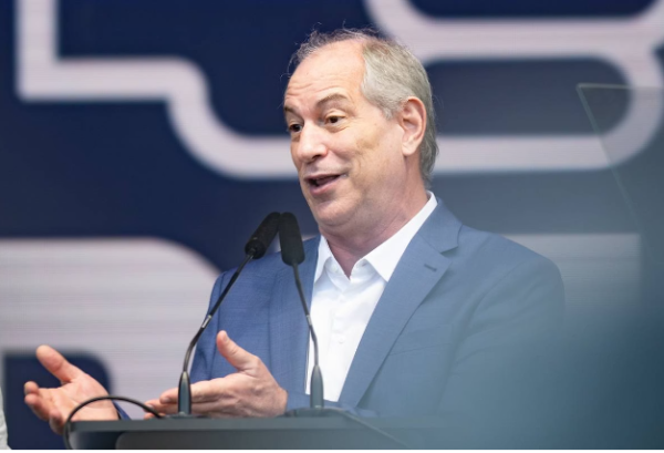 De saída do PDT, Ciro Gomes diz que Lula quer destruir partido