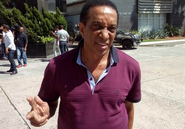 Decepcionado com Jerônimo, coordenador da APLB diz que governador quer passar o rolo compressor