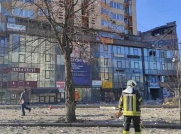 Delegações de Ucrânia e Rússia se reúnem nesta segunda para negociar cessar-fogo
