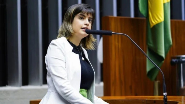Deputada Federal Tabata pede explicações ao MEC sobre bloqueio de R$ 332 milhões  