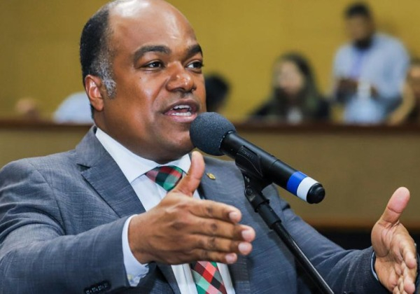 Deputado quer proibir que motorista acumule a função de cobrador
