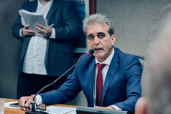 Deputado Robinson Almeida destina quase R$ 500 mil para 21 Escolas de Feira de Santana em 2025;