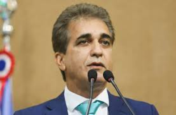 Deputado Robinson se posiciona contra renovação automática da concessão da Coelba; 
